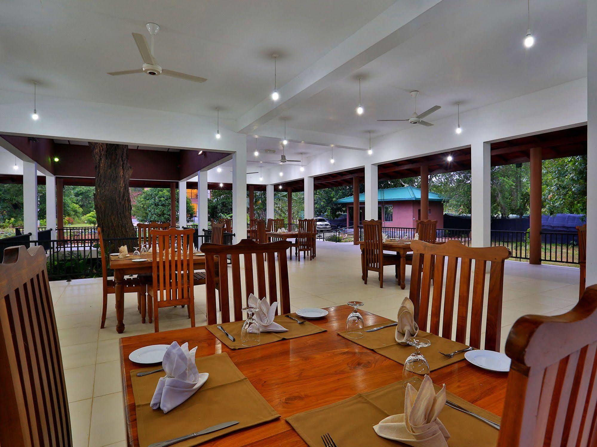 Hotel Grand & Gangula Dambulla Exterior foto